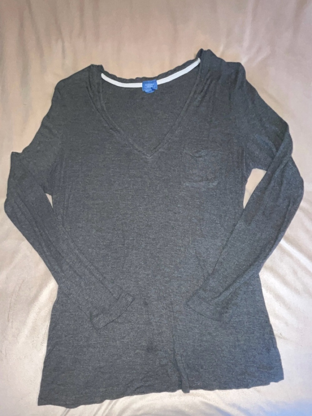 Simply Vera Vera Wang Ribbed V-Neck Tee in Charcoal Gray